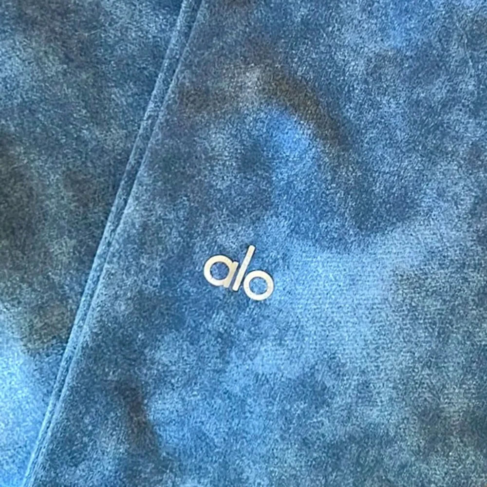 ALO Yoga Airbrush Acid Wash Legging - Picture 3 of 7